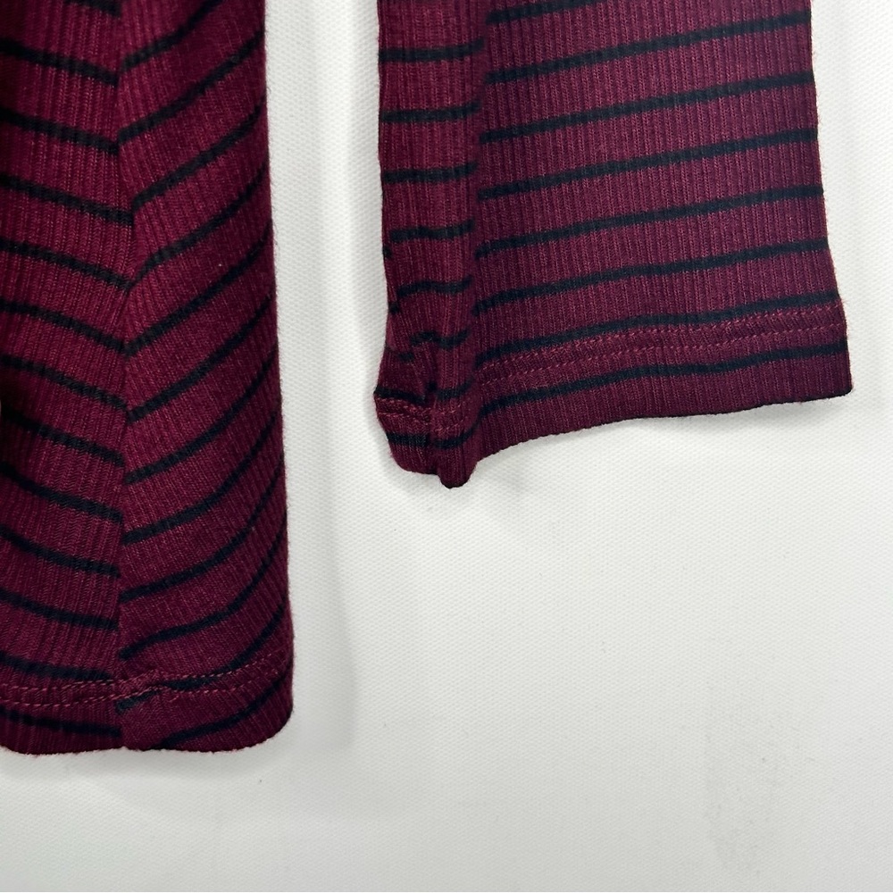 Lily Morgan Women Maroon Striped Pullover Top Keyhole Neck - Picture 5 of 8